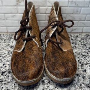 Uwezo Unisex Brown Hair on Cowhide Chukka Boots